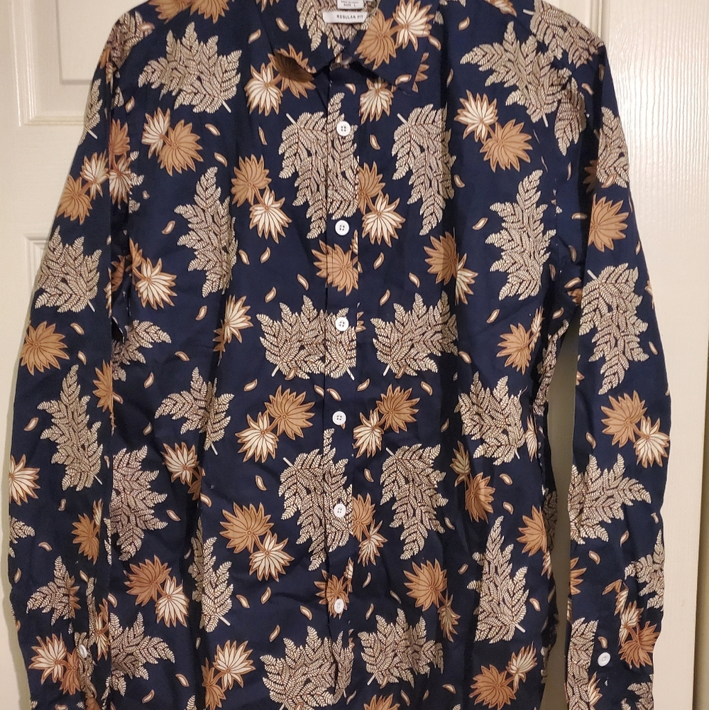 Long sleeved dress shirt